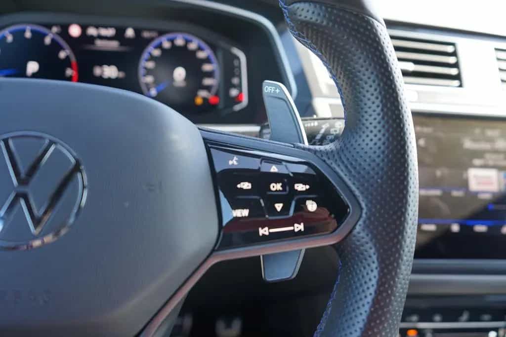 Volkswagen Tiguan R 2.0 TSI DSG 4M Akrapovic 21Z  360° AHK 05/2021-photo-27