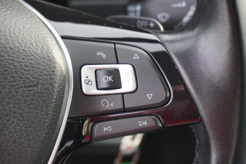 Volkswagen Tiguan 2.0 TSI Highline 4Motion LED Navi Head-Up 01/2017-photo-18