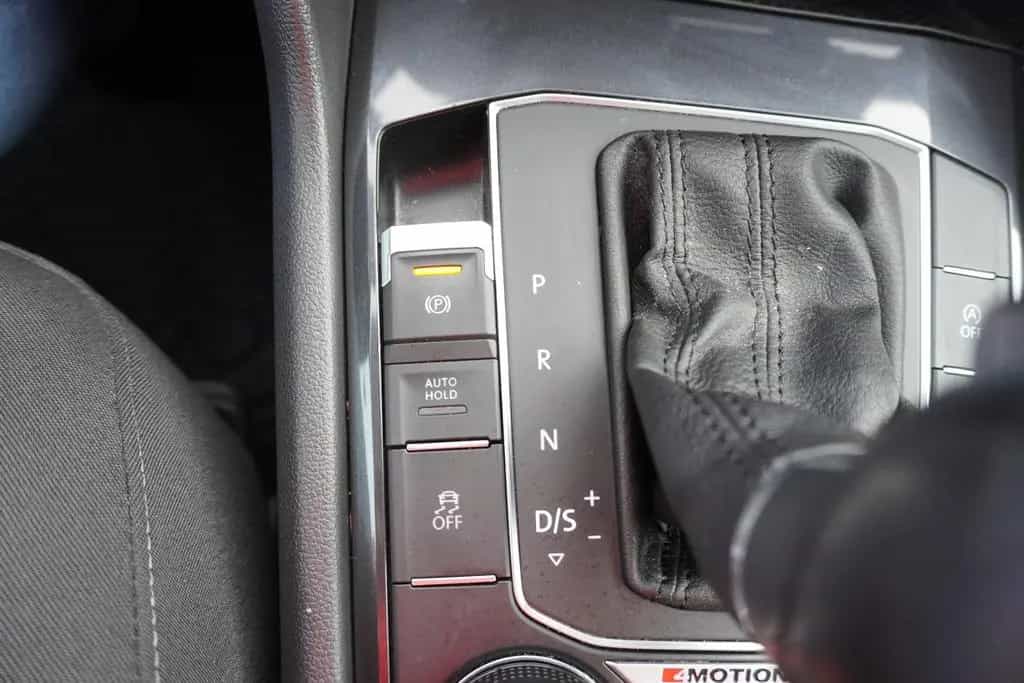 Volkswagen Tiguan 2.0 TSI Highline 4Motion LED Navi Head-Up 01/2017-photo-31