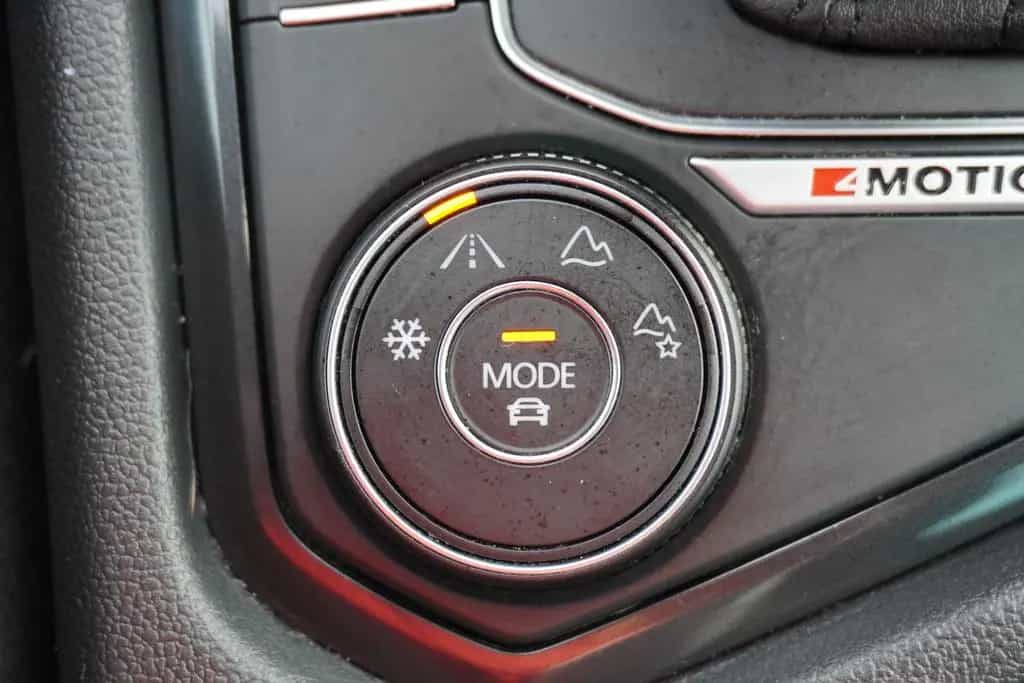 Volkswagen Tiguan 2.0 TSI Highline 4Motion LED Navi Head-Up 01/2017-photo-33