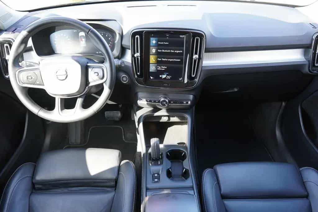 Volvo XC40 2.0 Momentum AWD LED Navi Digitales Cockpit 09/2018-photo-11