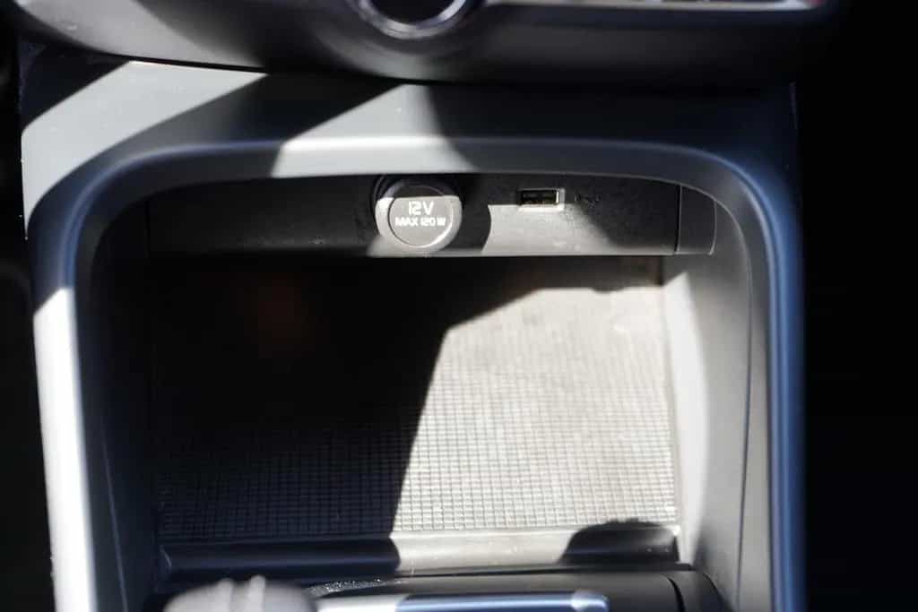 Volvo XC40 2.0 Momentum AWD LED Navi Digitales Cockpit 09/2018-photo-21