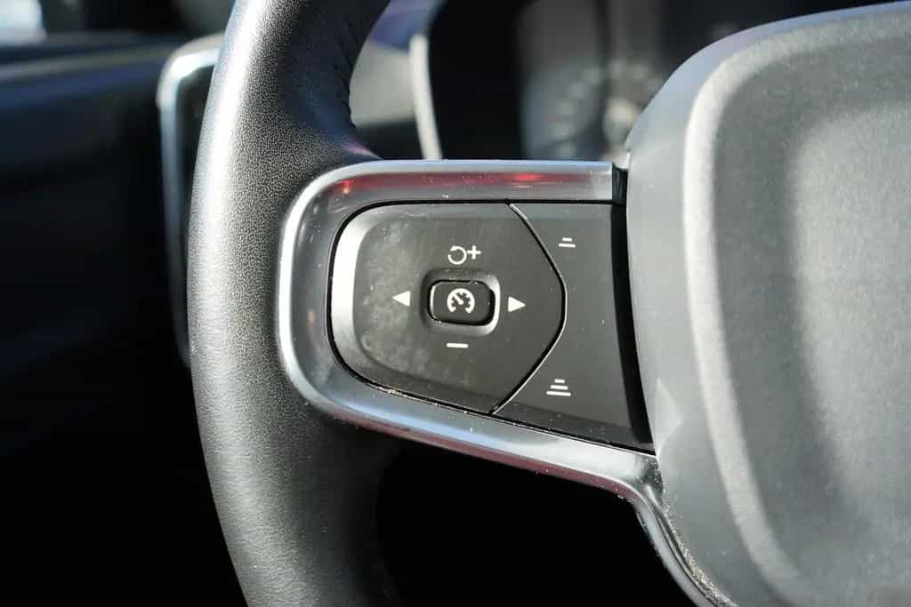 Volvo XC40 2.0 Momentum AWD LED Navi Digitales Cockpit 09/2018-photo-24