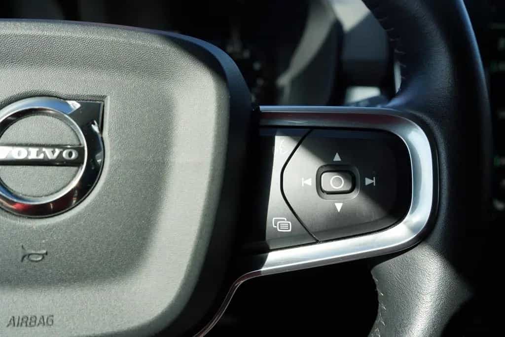 Volvo XC40 2.0 Momentum AWD LED Navi Digitales Cockpit 09/2018-photo-25