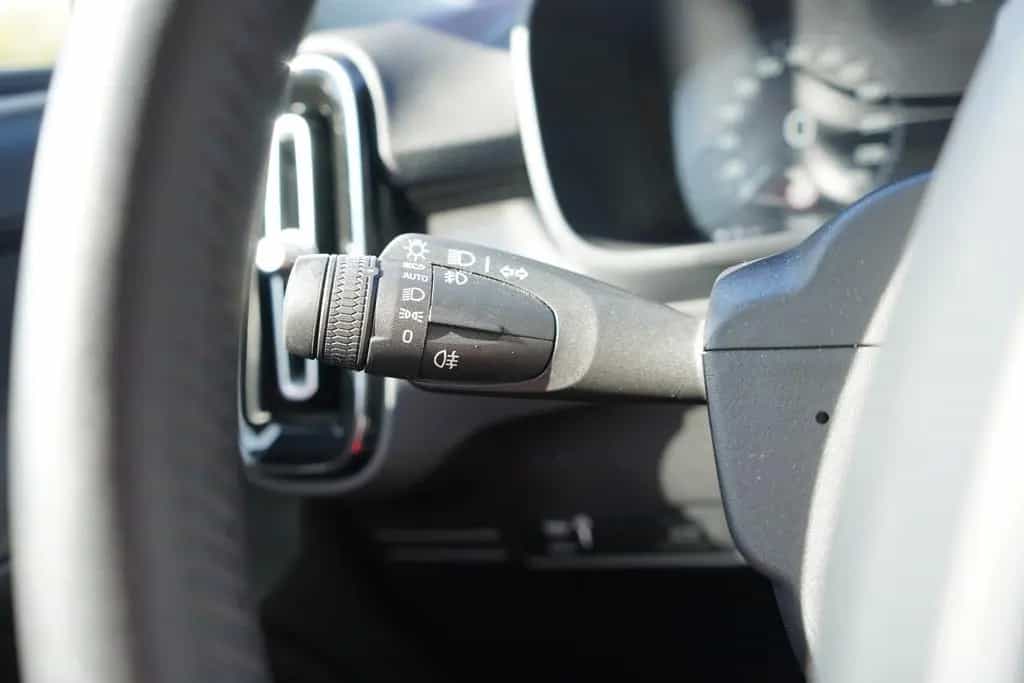 Volvo XC40 2.0 Momentum AWD LED Navi Digitales Cockpit 09/2018-photo-26