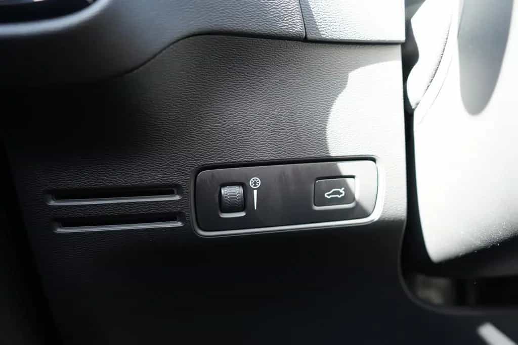 Volvo XC40 2.0 Momentum AWD LED Navi Digitales Cockpit 09/2018-photo-29