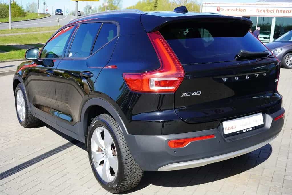 Volvo XC40 2.0 Momentum AWD LED Navi Digitales Cockpit 09/2018-photo-3