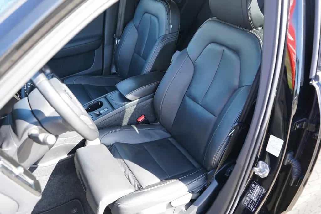 Volvo XC40 2.0 Momentum AWD LED Navi Digitales Cockpit 09/2018-photo-34