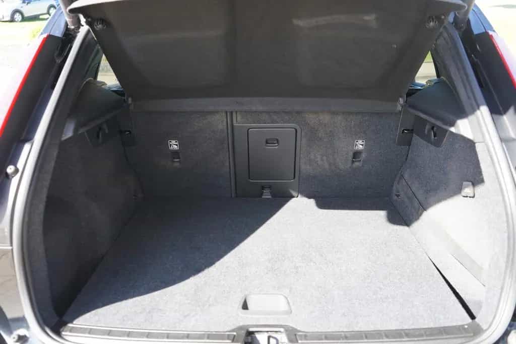 Volvo XC40 2.0 Momentum AWD LED Navi Digitales Cockpit 09/2018-photo-40