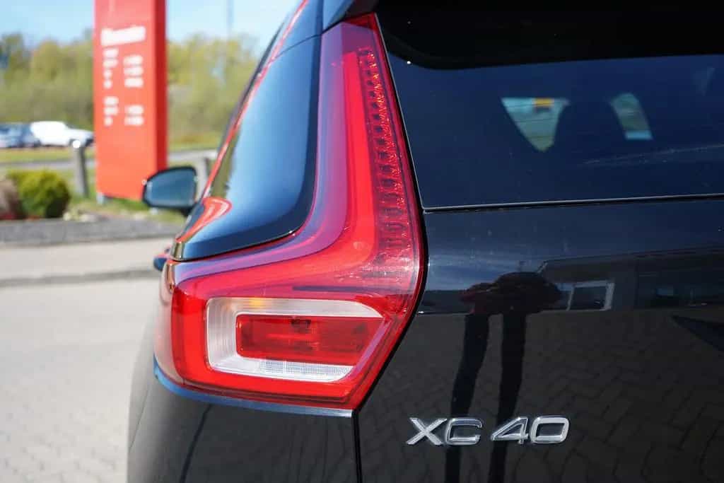 Volvo XC40 2.0 Momentum AWD LED Navi Digitales Cockpit 09/2018-photo-43