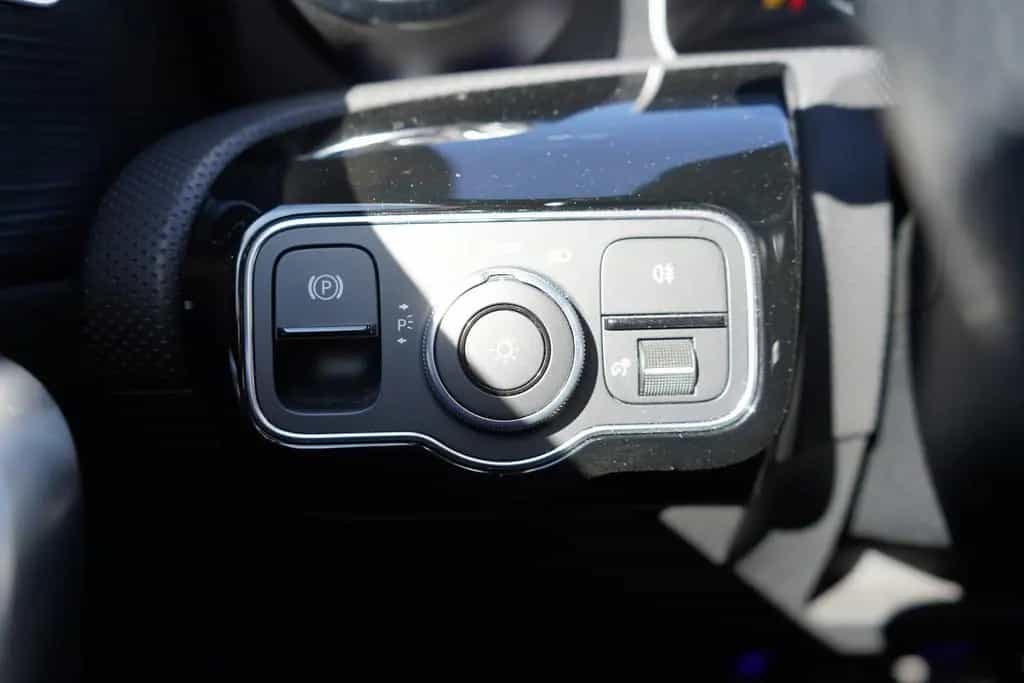 Mercedes-Benz CLA 200 AMG Line LED Klimaaut. Navi Burmester 06/2020-photo-31