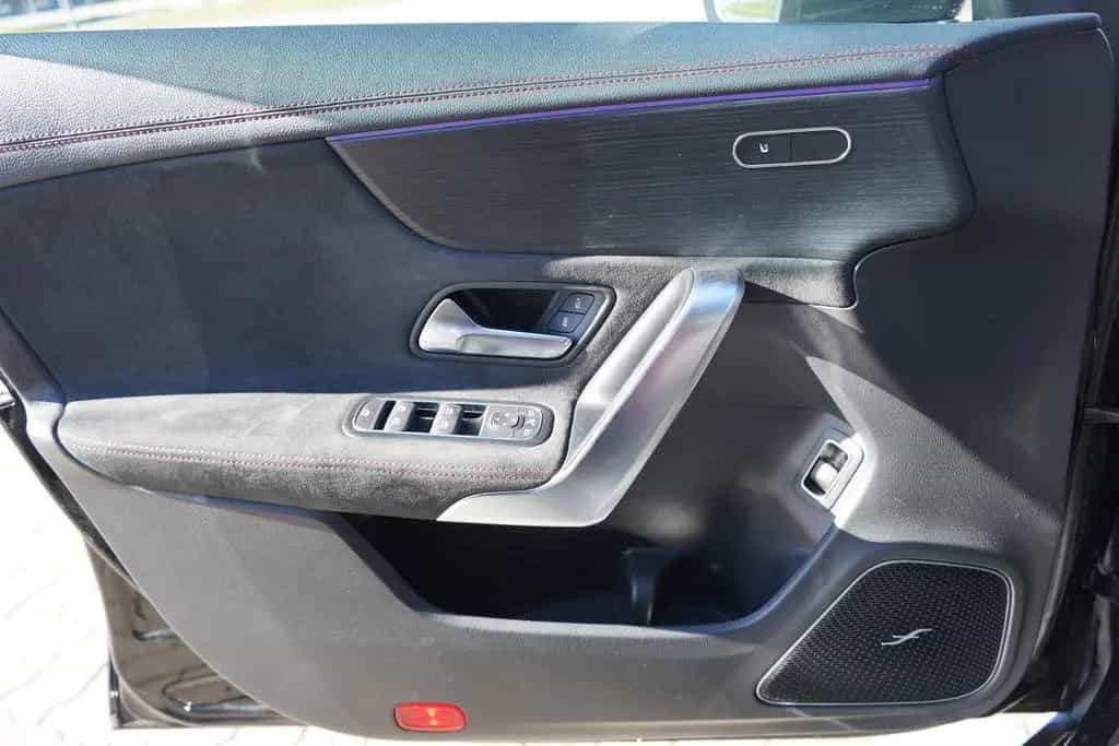 Mercedes-Benz CLA 200 AMG Line LED Klimaaut. Navi Burmester 06/2020-photo-32
