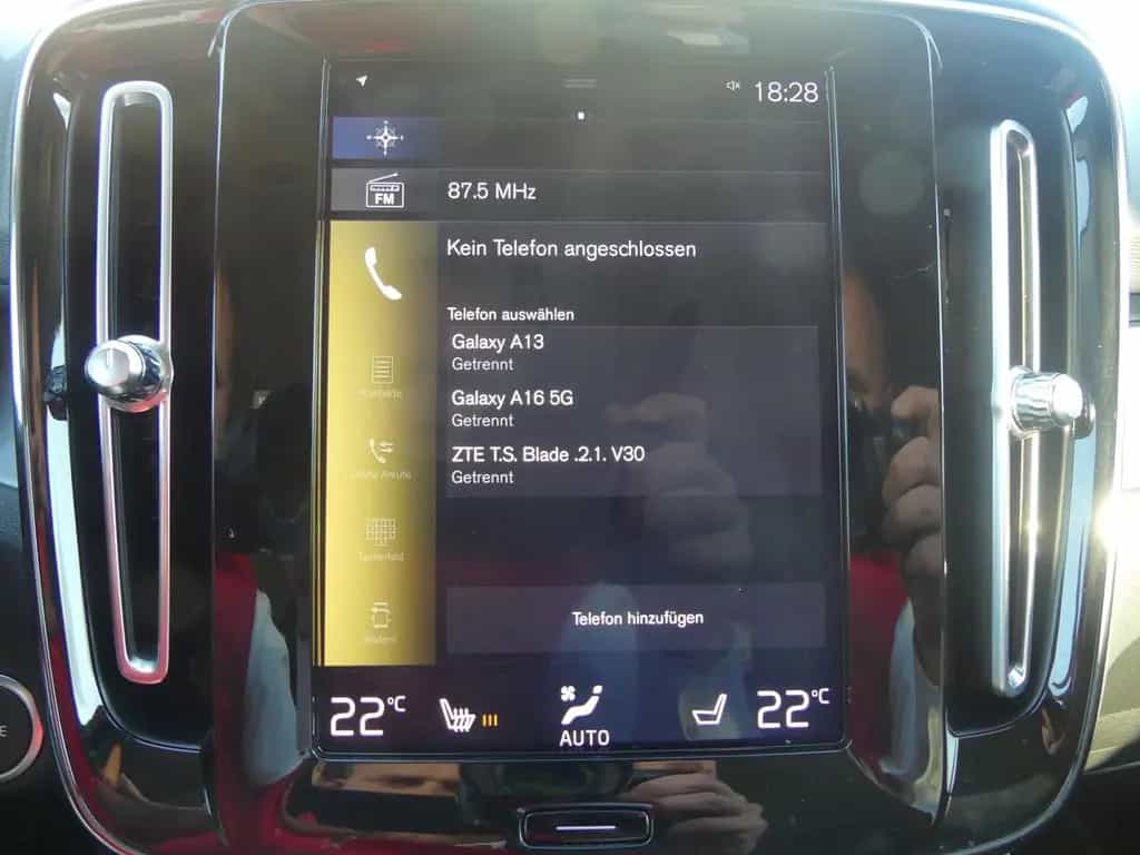 Volvo XC40 XC 40 D3 Momentum LED Navi Teilleder AHK Kamera 04/2019-photo-14