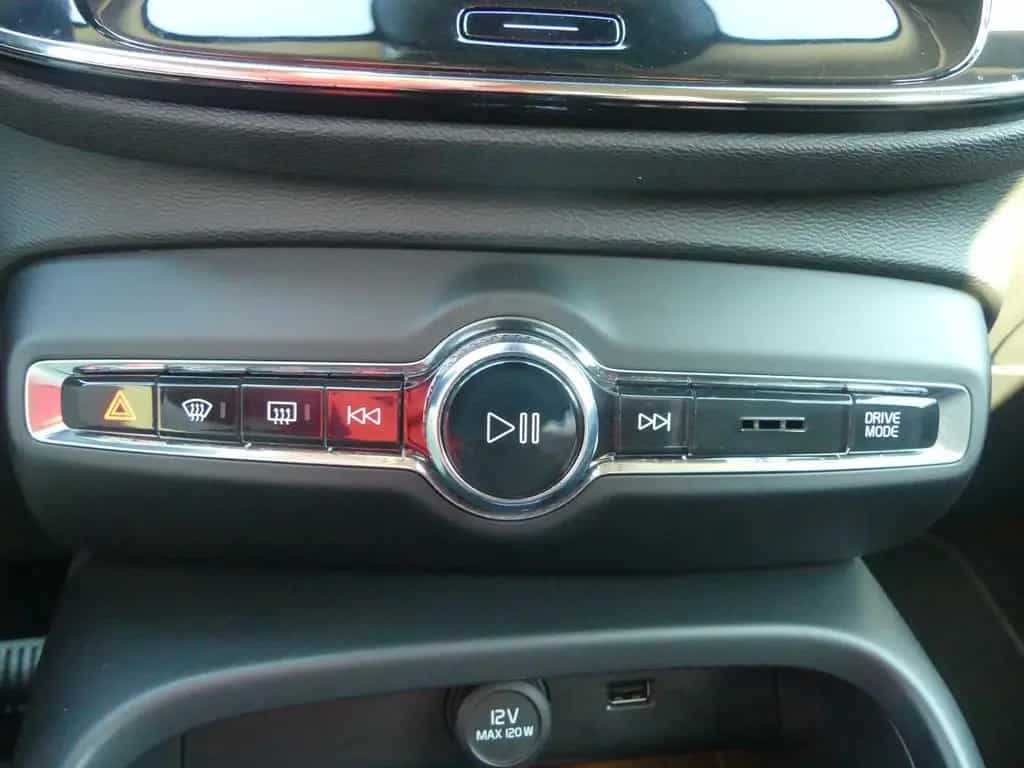 Volvo XC40 XC 40 D3 Momentum LED Navi Teilleder AHK Kamera 04/2019-photo-16