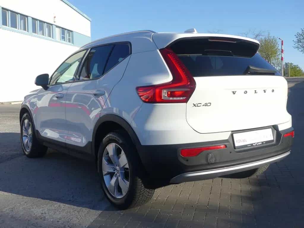 Volvo XC40 XC 40 D3 Momentum LED Navi Teilleder AHK Kamera 04/2019-photo-2