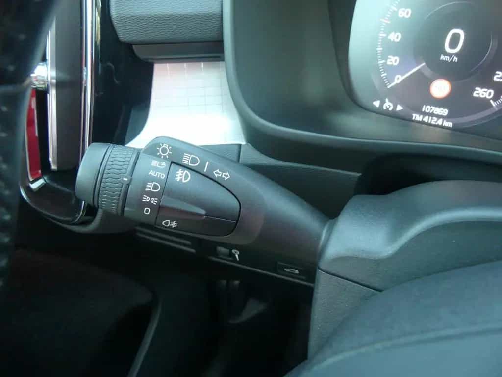Volvo XC40 XC 40 D3 Momentum LED Navi Teilleder AHK Kamera 04/2019-photo-21