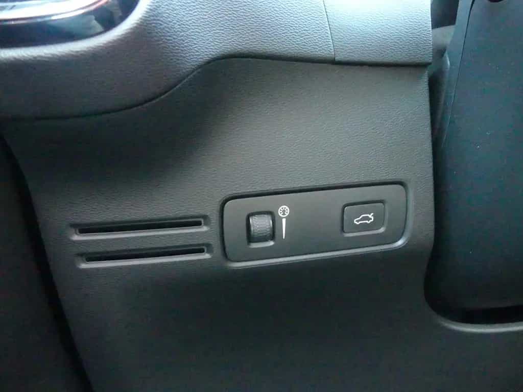 Volvo XC40 XC 40 D3 Momentum LED Navi Teilleder AHK Kamera 04/2019-photo-26