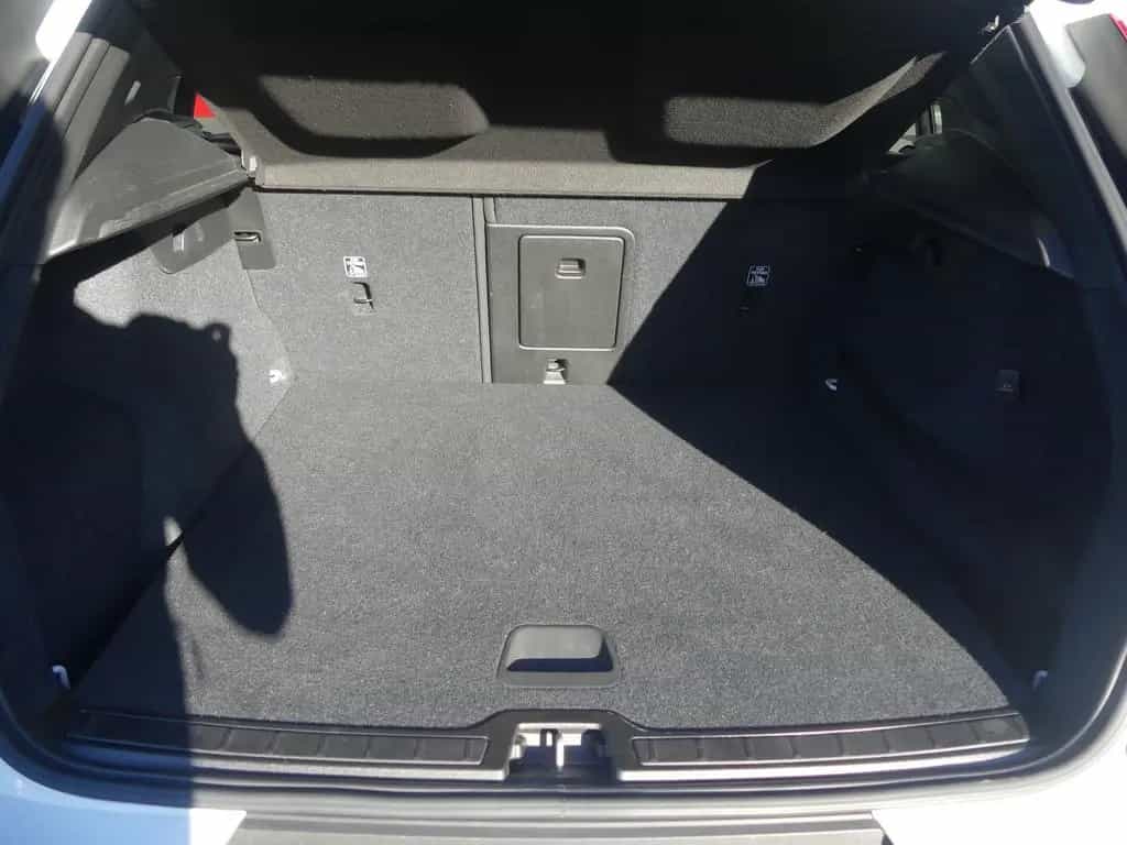 Volvo XC40 XC 40 D3 Momentum LED Navi Teilleder AHK Kamera 04/2019-photo-30