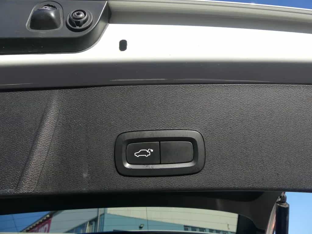 Volvo XC40 XC 40 D3 Momentum LED Navi Teilleder AHK Kamera 04/2019-photo-31
