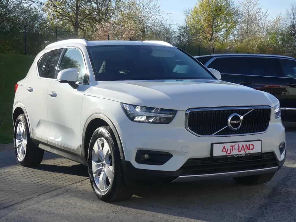 Volvo XC40 XC 40 D3 Momentum LED Navi Teilleder AHK Kamera 04/2019-photo-5