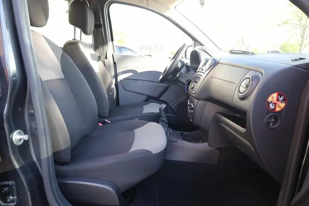 Dacia Lodgy 1.6 SCe 100 Essential 7-Sitze Klimaanlage 10/2018-photo-26