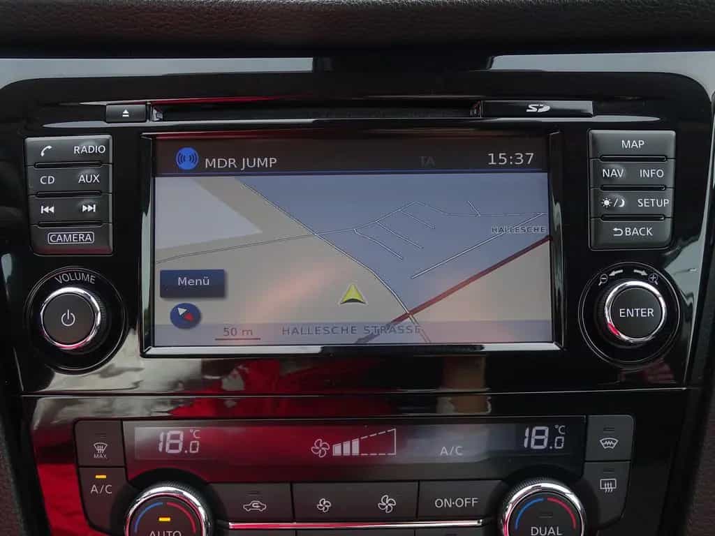 Nissan Qashqai 1.6 DIG-T N-Connecta Navi Panorama AHK 06/2018-photo-10