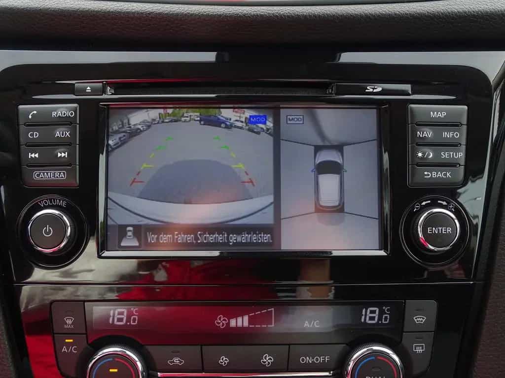 Nissan Qashqai 1.6 DIG-T N-Connecta Navi Panorama AHK 06/2018-photo-11