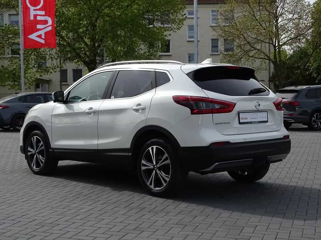 Nissan Qashqai 1.6 DIG-T N-Connecta Navi Panorama AHK 06/2018-photo-2