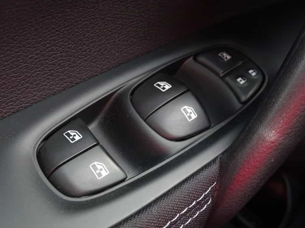 Nissan Qashqai 1.6 DIG-T N-Connecta Navi Panorama AHK 06/2018-photo-23