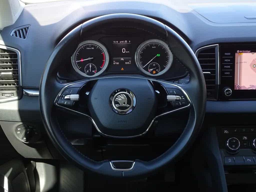 Skoda Karoq 1.5 16V TSI Clever LED 4x Sitzheizung DAB 10/2021-photo-14