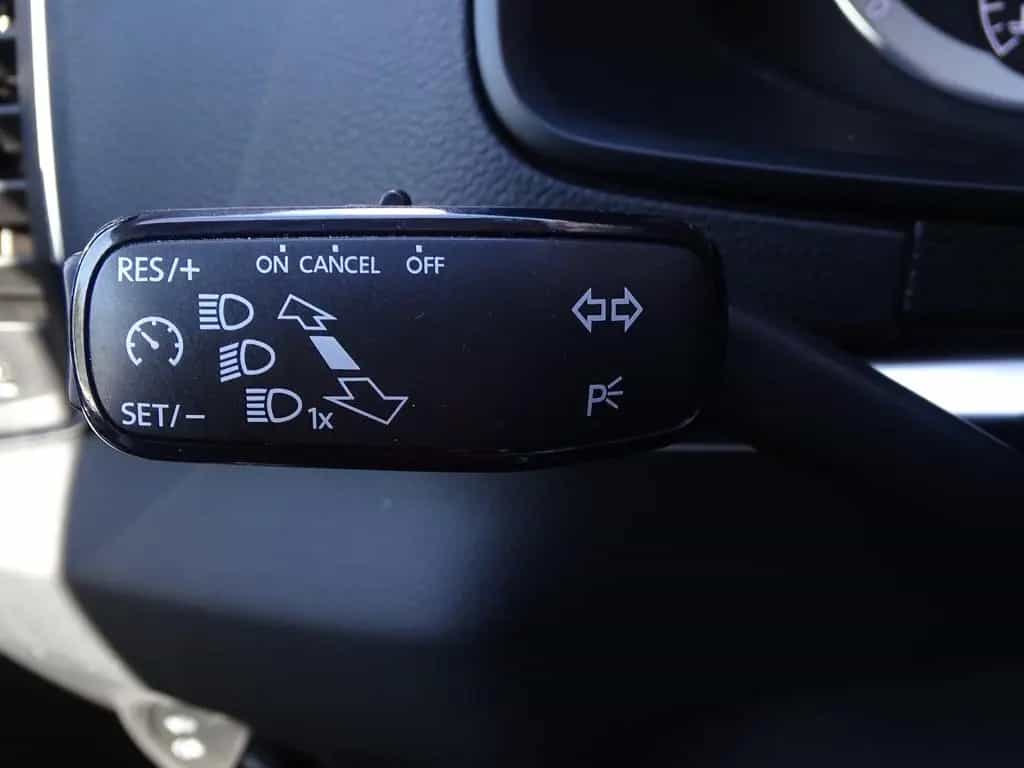 Skoda Karoq 1.5 16V TSI Clever LED 4x Sitzheizung DAB 10/2021-photo-17