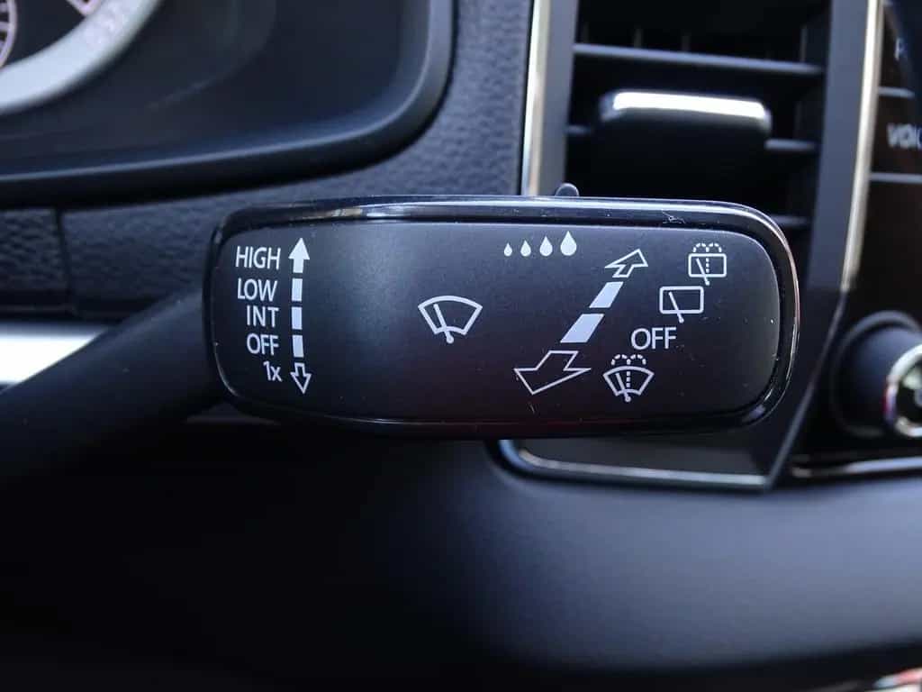 Skoda Karoq 1.5 16V TSI Clever LED 4x Sitzheizung DAB 10/2021-photo-18