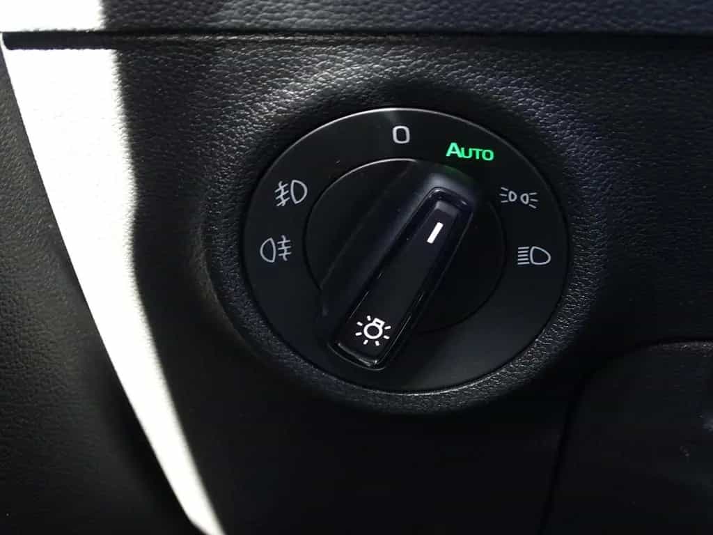 Skoda Karoq 1.5 16V TSI Clever LED 4x Sitzheizung DAB 10/2021-photo-21