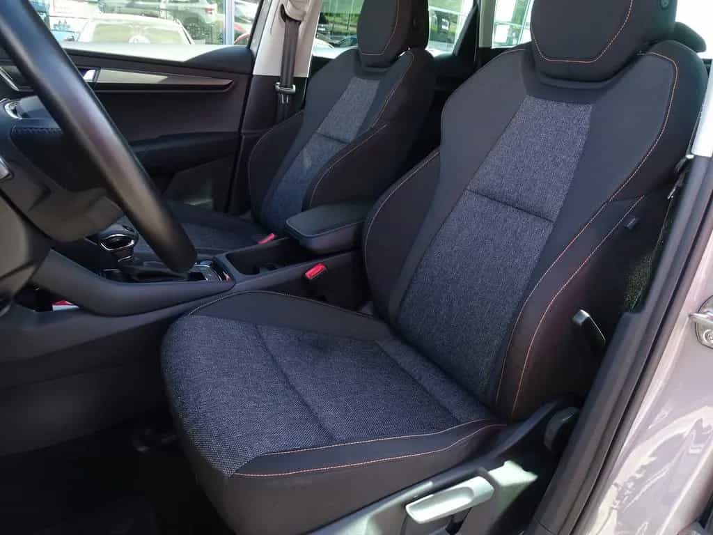 Skoda Karoq 1.5 16V TSI Clever LED 4x Sitzheizung DAB 10/2021-photo-23