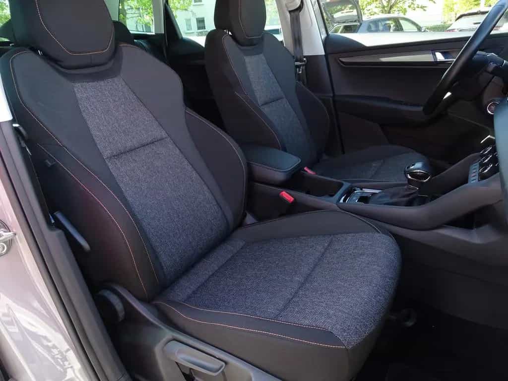 Skoda Karoq 1.5 16V TSI Clever LED 4x Sitzheizung DAB 10/2021-photo-24