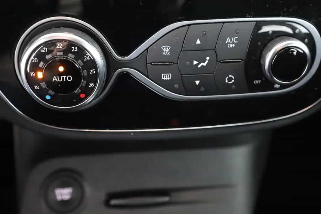 Renault Captur 1.2 TCe Aut. LED Navi Tempo Sitzheizung 05/2018-photo-11