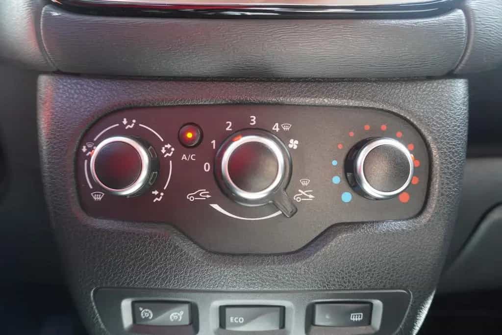Dacia Dokker 1.6 SCe Stepway Navi Tempomat Sitzheizung 08/2019-photo-23