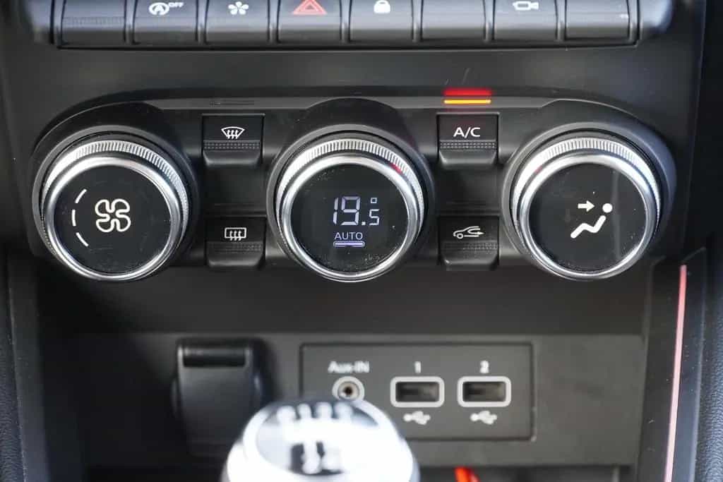 Renault Clio 1.3 TCE Intens LED Tempomat 360° DAB Kamera 10/2021-photo-15