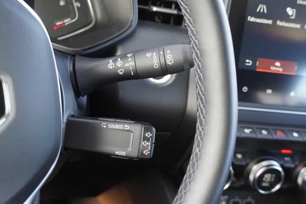 Renault Clio 1.3 TCE Intens LED Tempomat 360° DAB Kamera 10/2021-photo-25