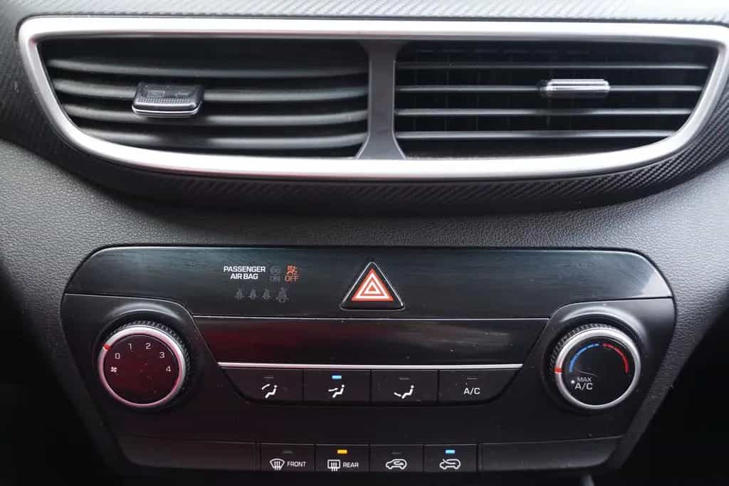 Hyundai TUCSON 1.6 2WD Navi Kamera PDC Klima Bluetooth 05/2019-photo-14