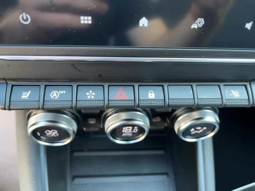 Renault Captur 1.3 TCe 155 Intens LED+NAVI+ACC+SHZ+RFK 03/2020-photo-17
