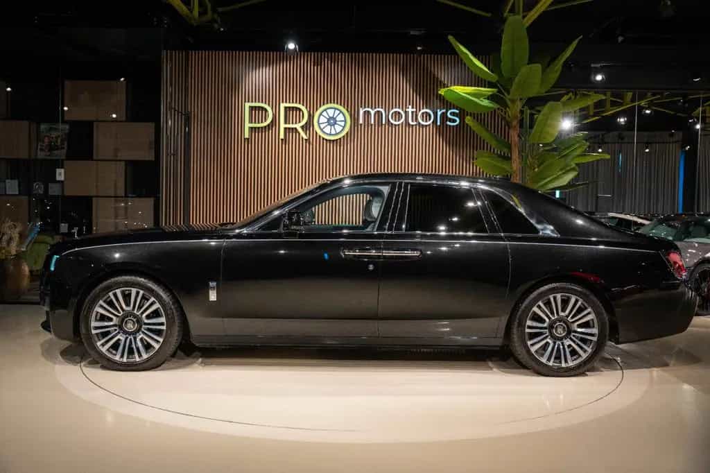 Rolls-Royce Ghost - 04/2022-photo-3
