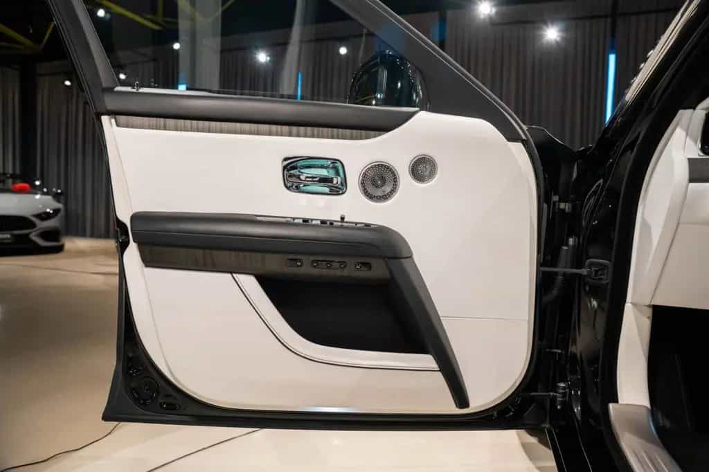 Rolls-Royce Ghost - 04/2022-photo-32