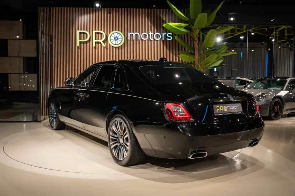 Rolls-Royce Ghost - 04/2022-photo-4