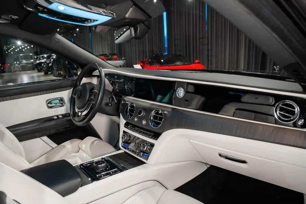 Rolls-Royce Ghost - 04/2022-photo-40