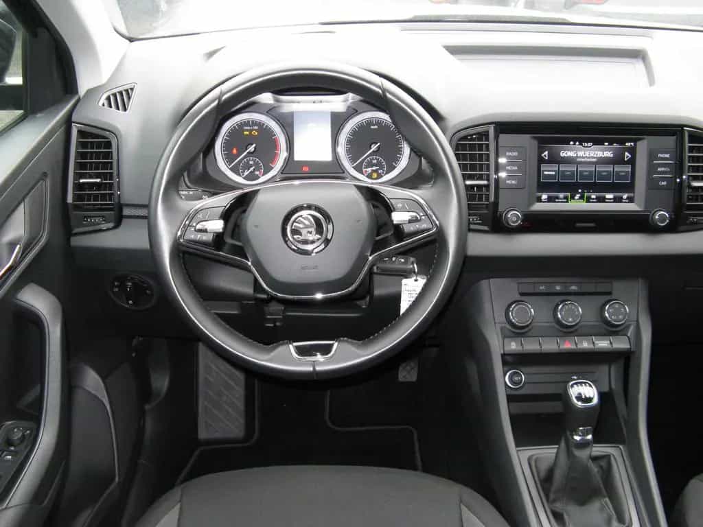 Skoda Karoq Active LED KLIMA PDC TEMP AHK VORB 1HAND 07/2022-photo-10