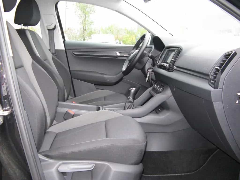 Skoda Karoq Active LED KLIMA PDC TEMP AHK VORB 1HAND 07/2022-photo-4