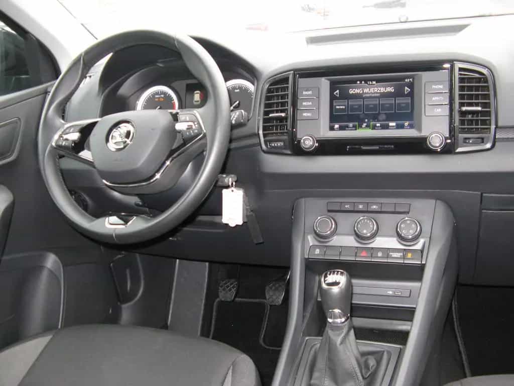 Skoda Karoq Active LED KLIMA PDC TEMP AHK VORB 1HAND 07/2022-photo-6