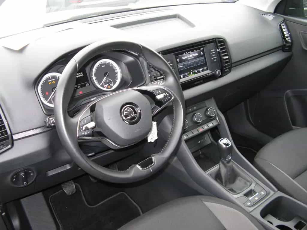 Skoda Karoq Active LED KLIMA PDC TEMP AHK VORB 1HAND 07/2022-photo-9