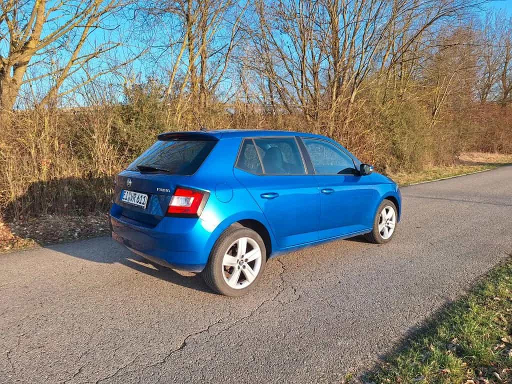 Skoda 1.0l TSI Standheizung, Shz, Rückahrkammera 04/2018-photo-1